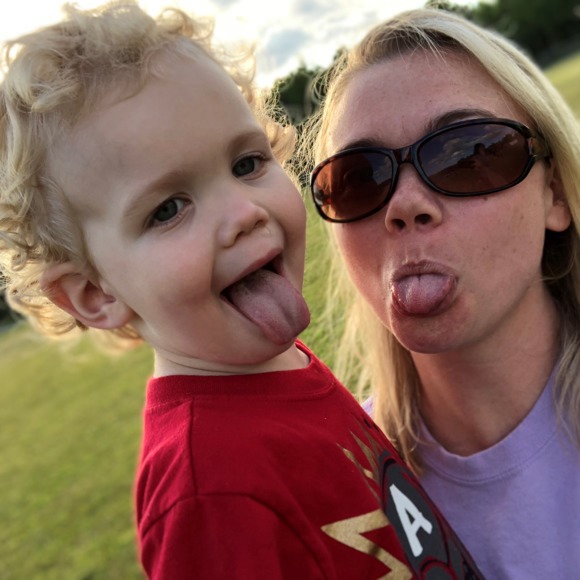 Meet your Posher, Jennifer - Picture 1 of 1